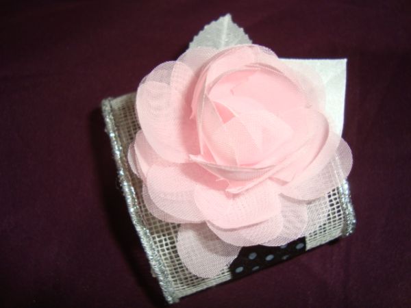 PORTA GUARDANAPO EM TELA ESCOCIA +SUTACHE+ MINI ROSA ORGANZA