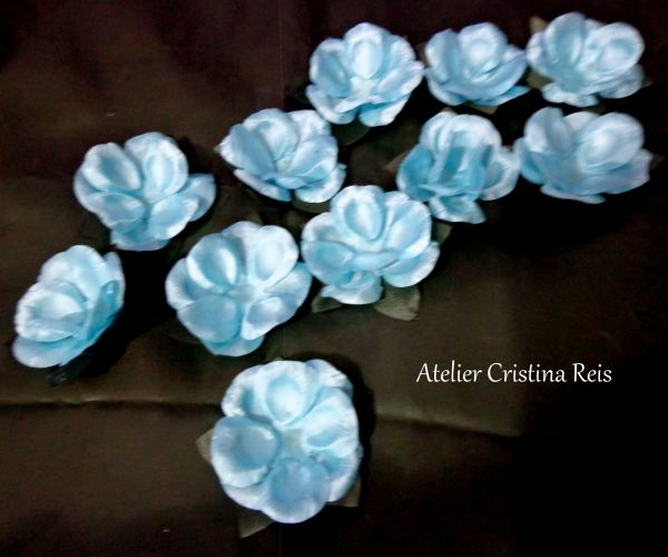 ROSAS ABERTAS EM CETIM TAMANHO P